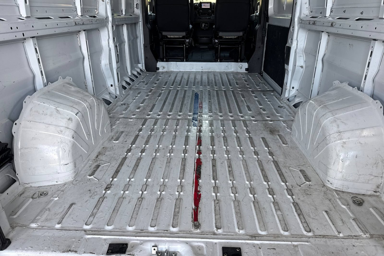 Used 2024 RAM ProMaster 2500 w/ Convenience Group FWD image 20