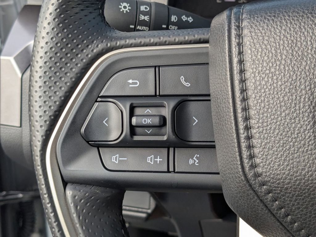 Used 2025 Toyota 4Runner SR5 image 25