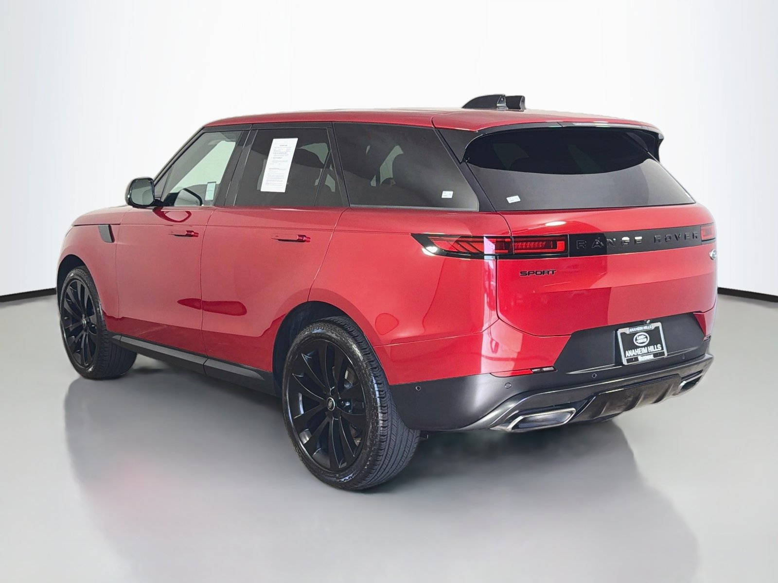 Used 2023 Land Rover Range Rover Sport SE AWD/4WD image 3