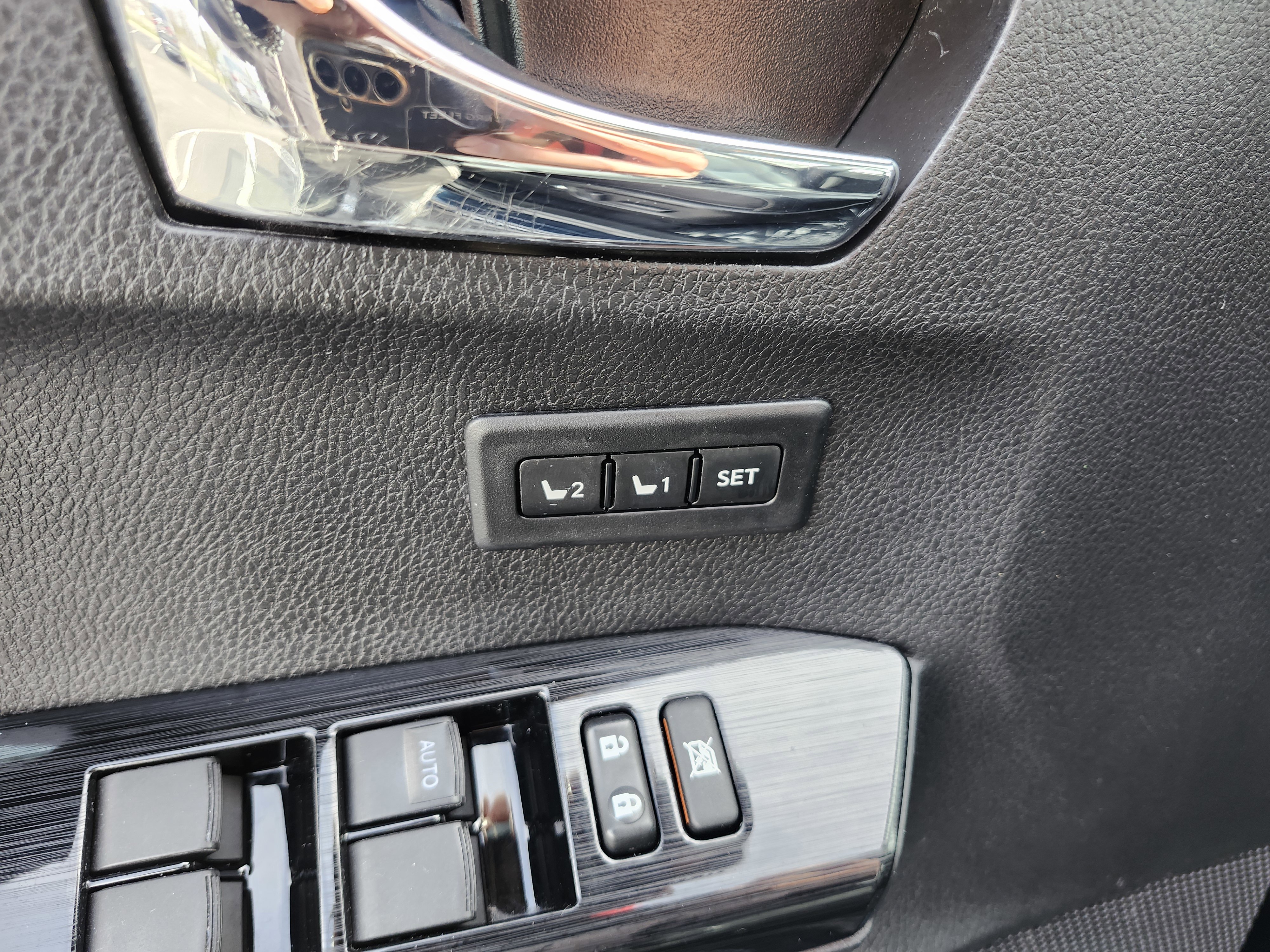 Used 2017 Toyota RAV4 Limited image 22