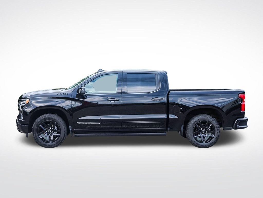 Used 2025 Chevrolet Silverado 1500 High Country w/ Midnight Edition AWD/4WD image 2