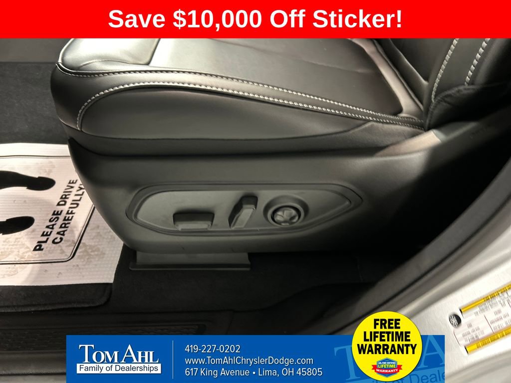 New 2025 Jeep Grand Cherokee L Limited w/ Black Appearance Package image 11