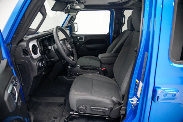 Used 2025 Jeep Gladiator Sport AWD/4WD image 9