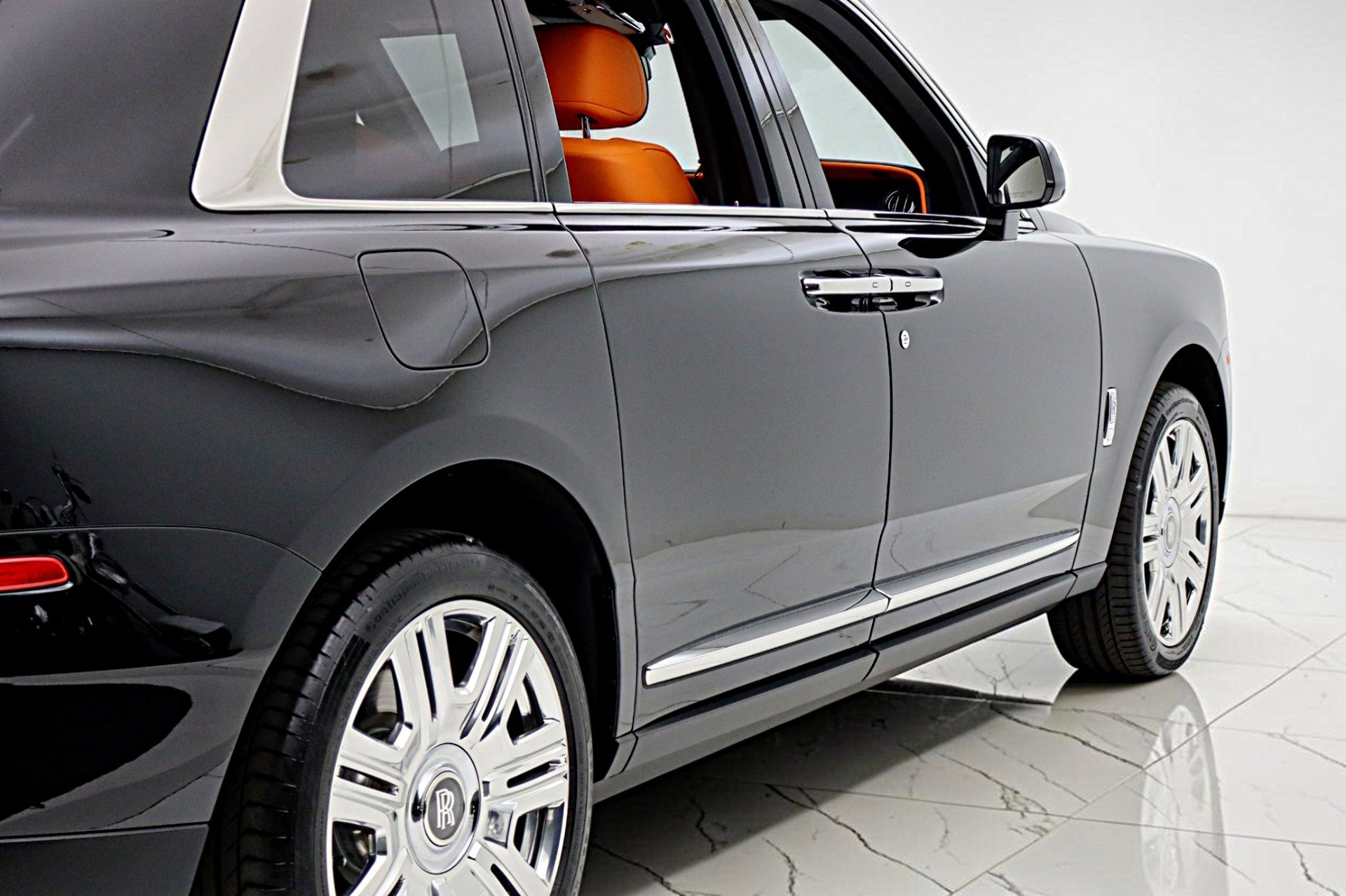Used 2022 Rolls-Royce Cullinan AWD/4WD image 11