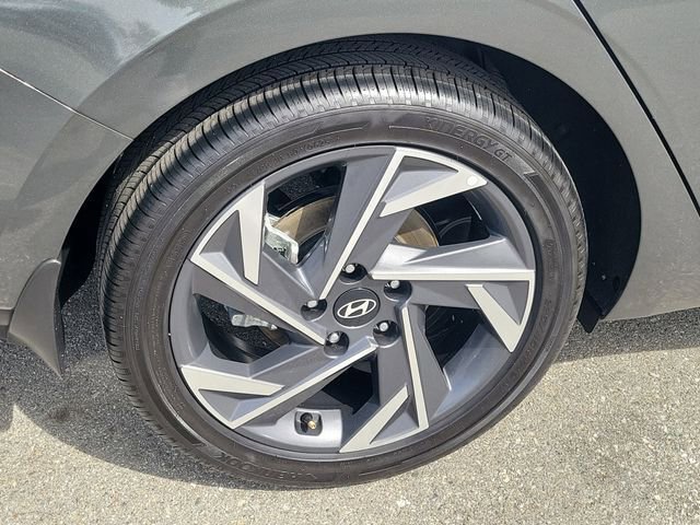 Certified 2025 Hyundai Elantra SEL image 25