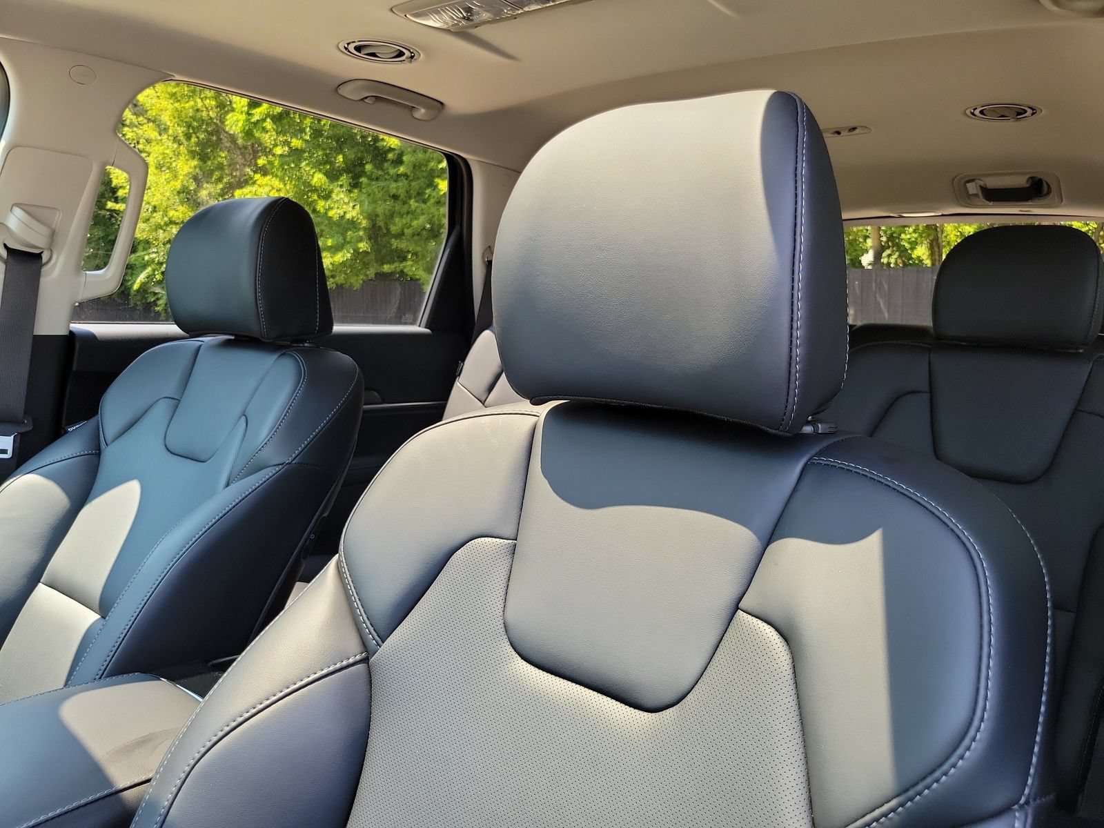 Certified 2025 Kia Telluride S FWD image 12