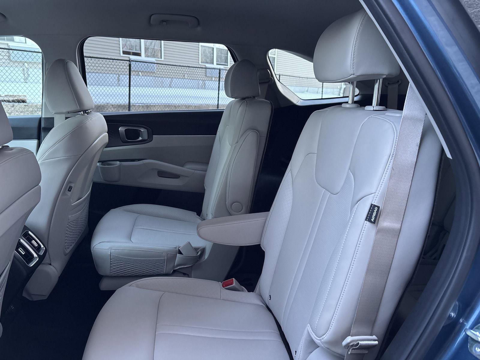 Used 2025 Kia Sorento EX image 22