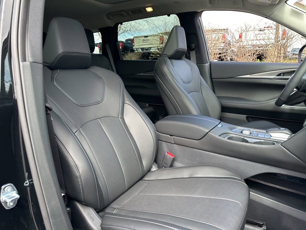 New 2026 INFINITI QX60 Luxe w/ Cargo Package image 16