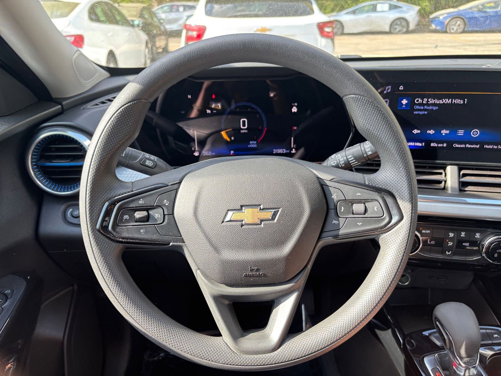 Used 2025 Chevrolet Trax LT image 35