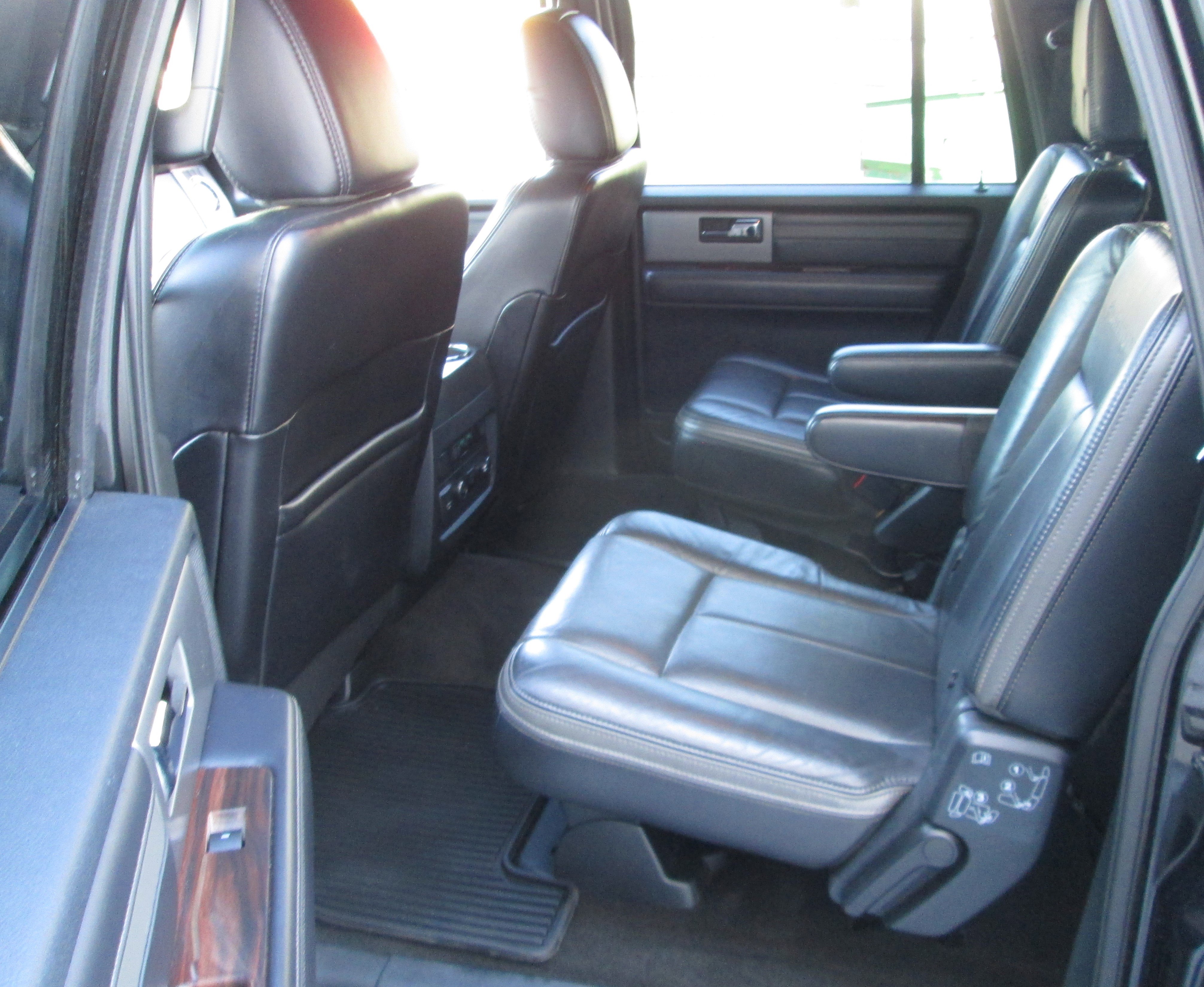 Used 2015 Ford Expedition EL Platinum AWD/4WD image 12