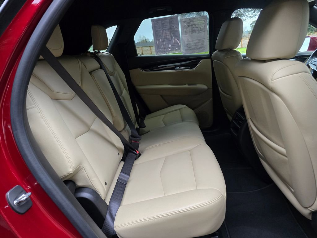 Used 2018 Cadillac XT5 FWD image 26