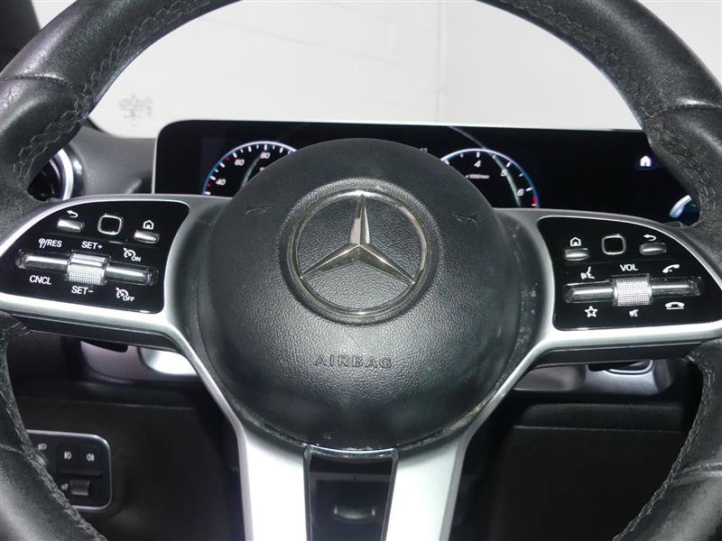 Used 2020 Mercedes-Benz GLB 250 4MATIC image 32