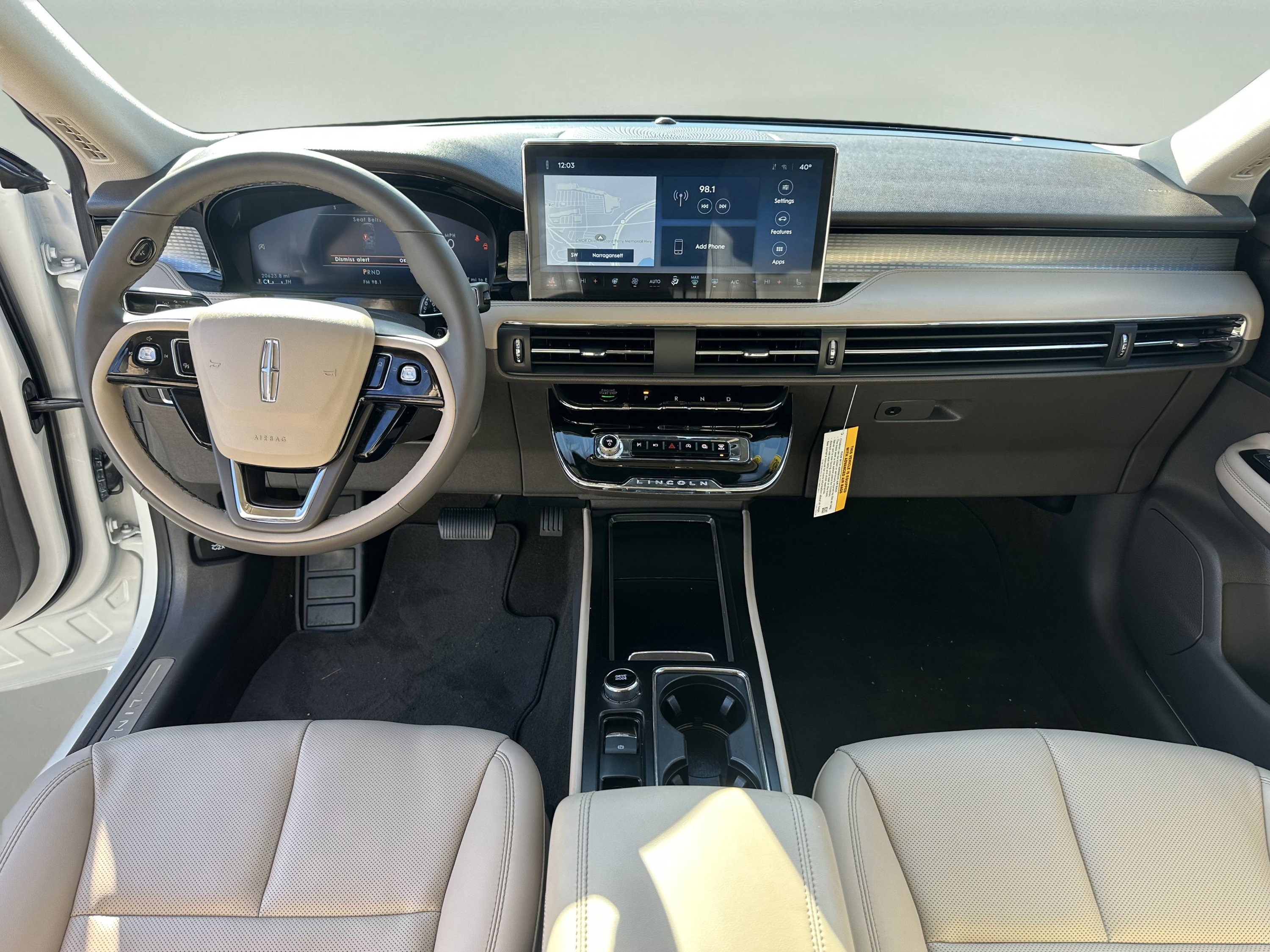 Certified 2023 Lincoln Corsair AWD w/ Equipment Group 101A image 11