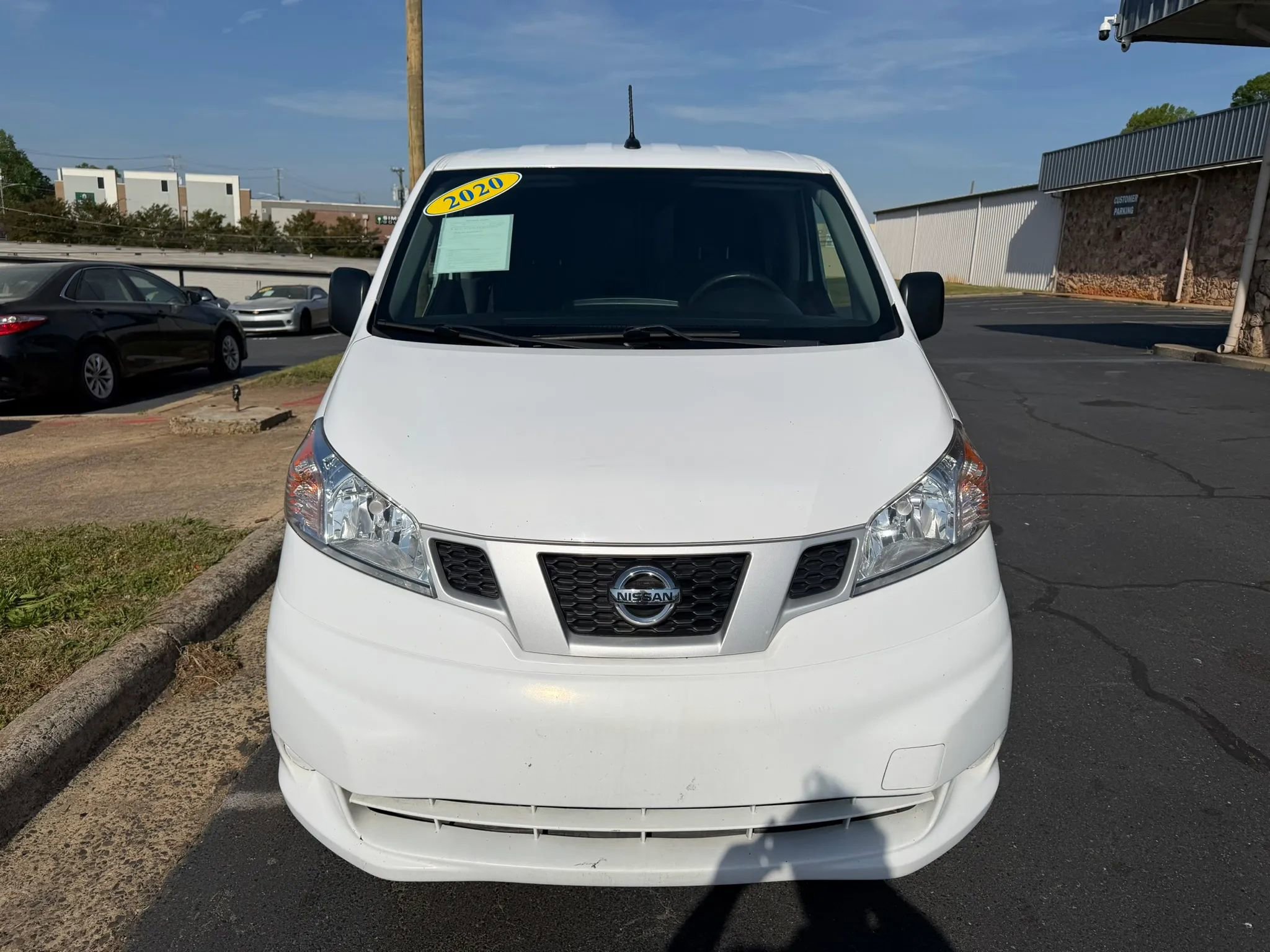 Used 2020 Nissan NV200 S image 2