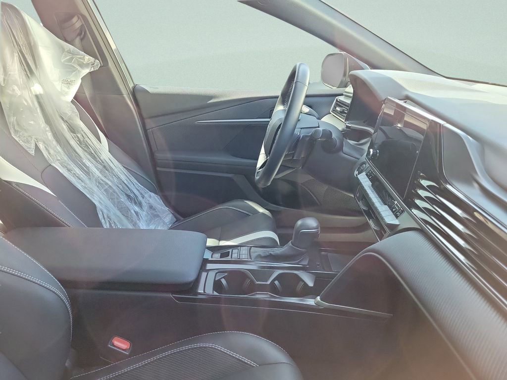 Certified 2025 Toyota Camry SE w/ Convenience Package image 7