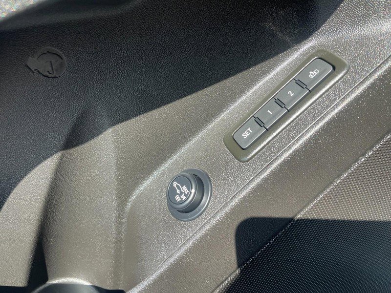 Used 2024 Chevrolet Equinox Premier AWD/4WD image 23