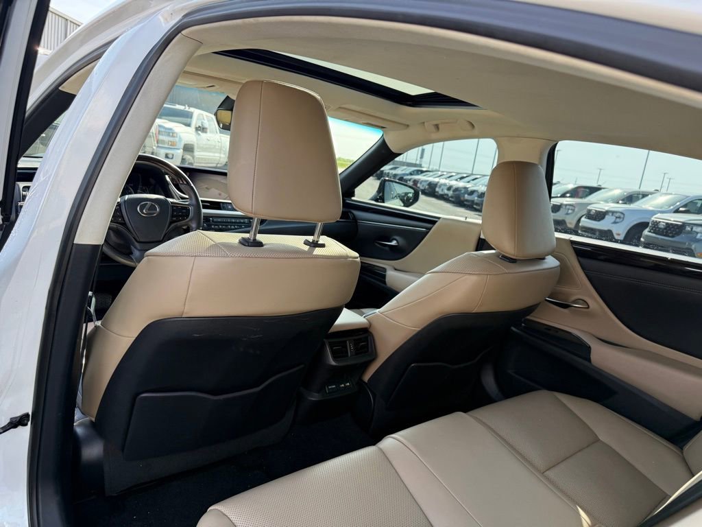 Used 2020 Lexus ES 350 w/ Premium Package image 10