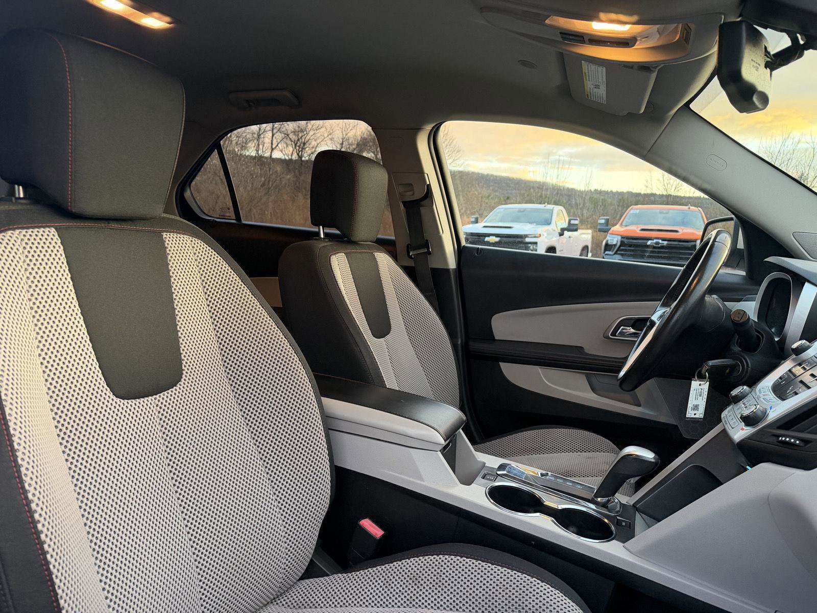 Used 2011 Chevrolet Equinox LT w/ Driver Convenience Package image 23