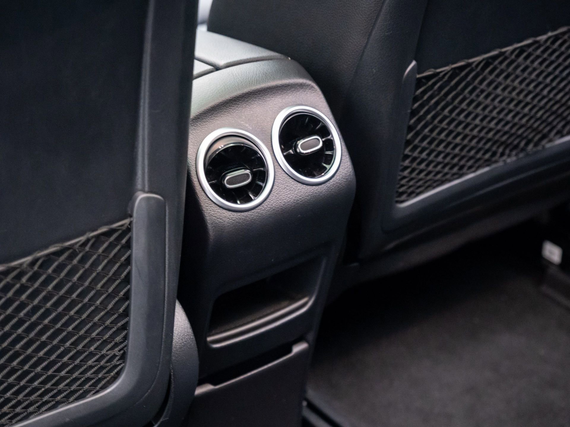 Used 2023 Mercedes-Benz EQB 300 4MATIC w/ Exclusive Package image 18