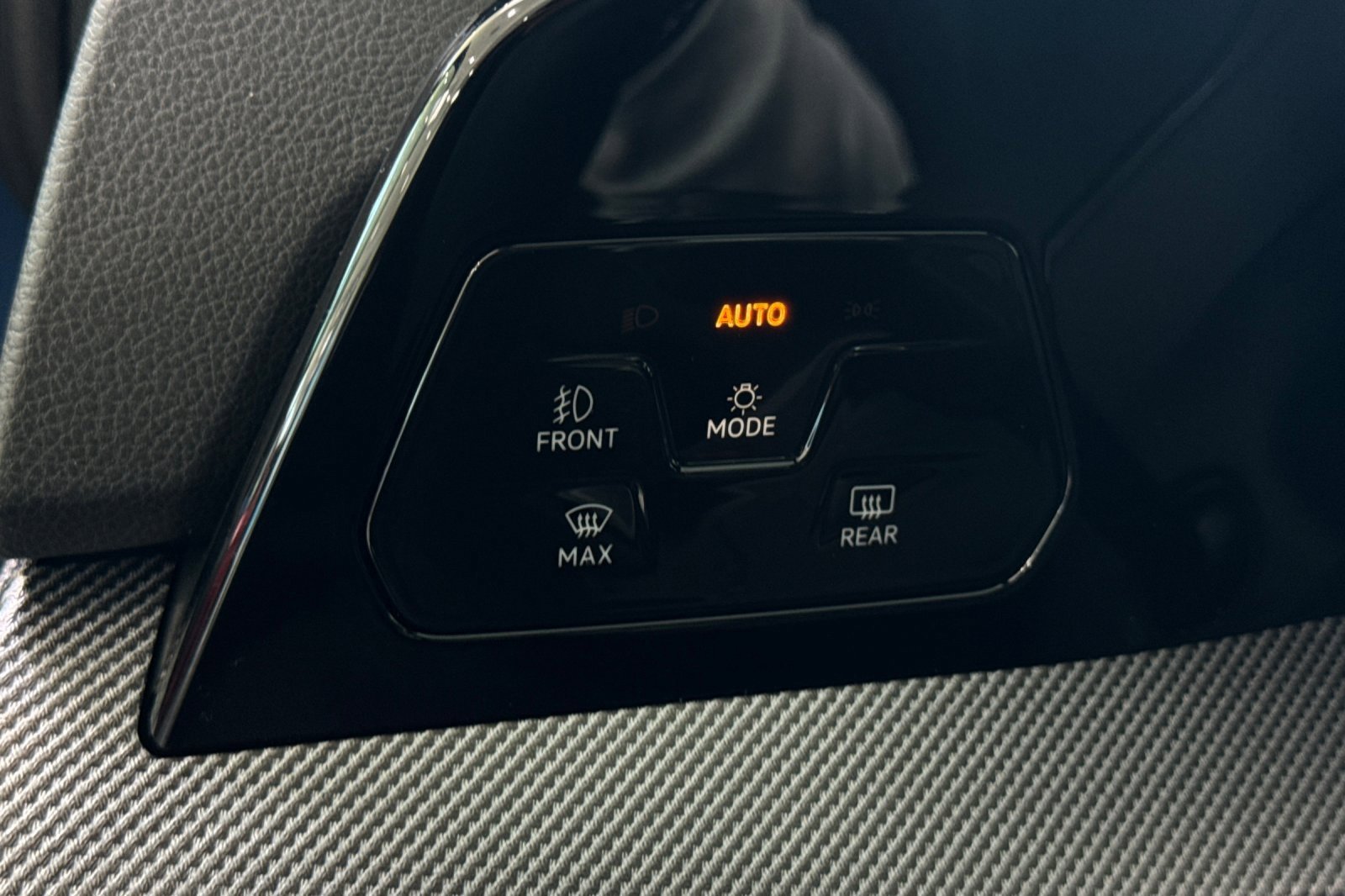 New 2025 Volkswagen GTI SE image 20