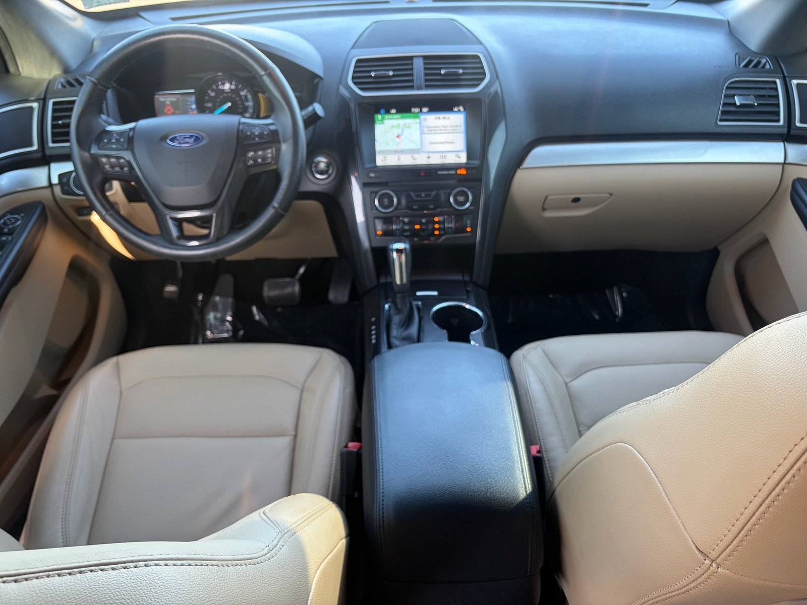 Used 2017 Ford Explorer XLT w/ Equipment Group 202A FWD image 29