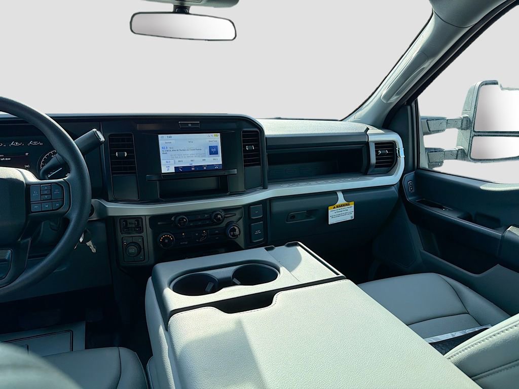 New 2026 Ford F550 4x4 Crew Cab image 21