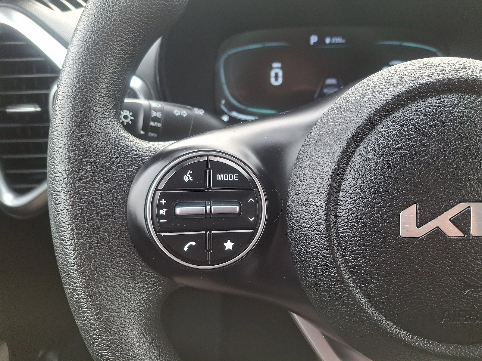 Certified 2024 Kia Soul LX w/ Option Group 015 image 20