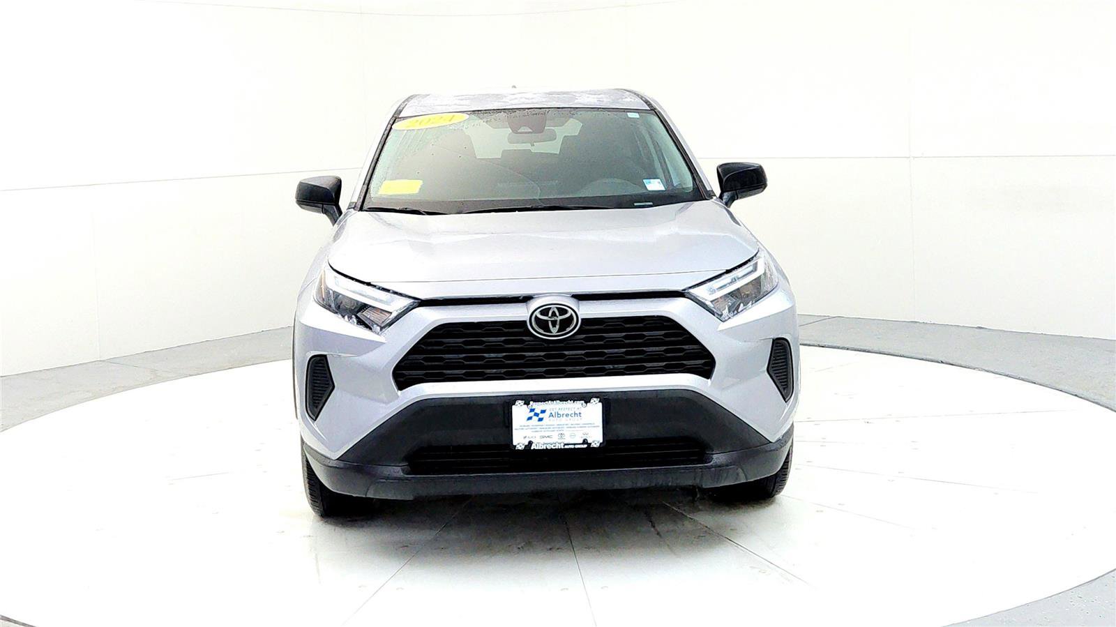 Used 2024 Toyota RAV4 LE image 8