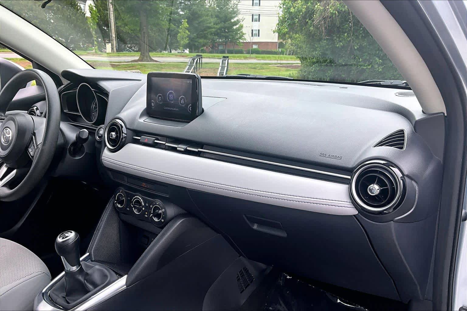 Used 2019 Toyota Yaris LE FWD image 18