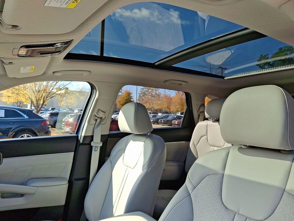 Used 2023 Kia Sorento SX image 16
