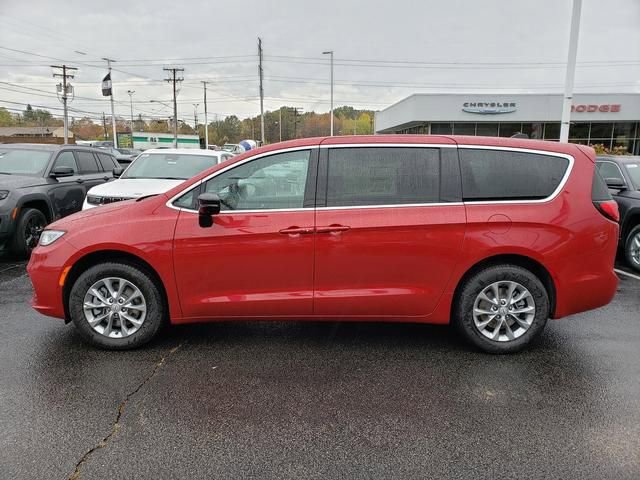 New 2026 Chrysler Pacifica Select image 2