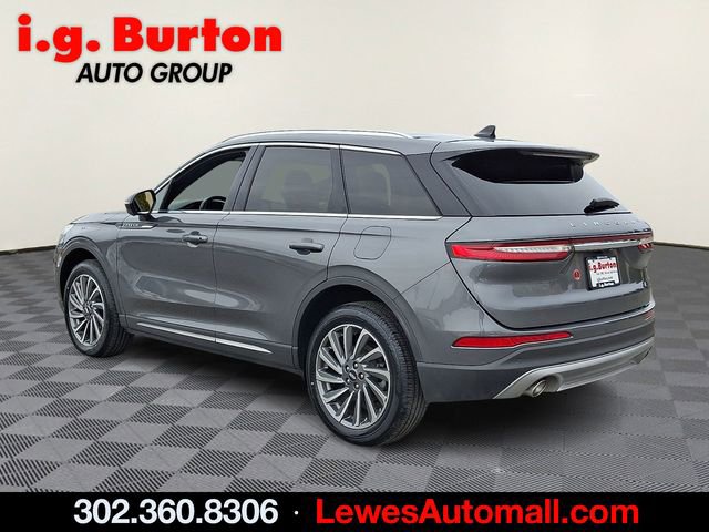 Used 2023 Lincoln Corsair Reserve w/ Equipment Group 201A image 4