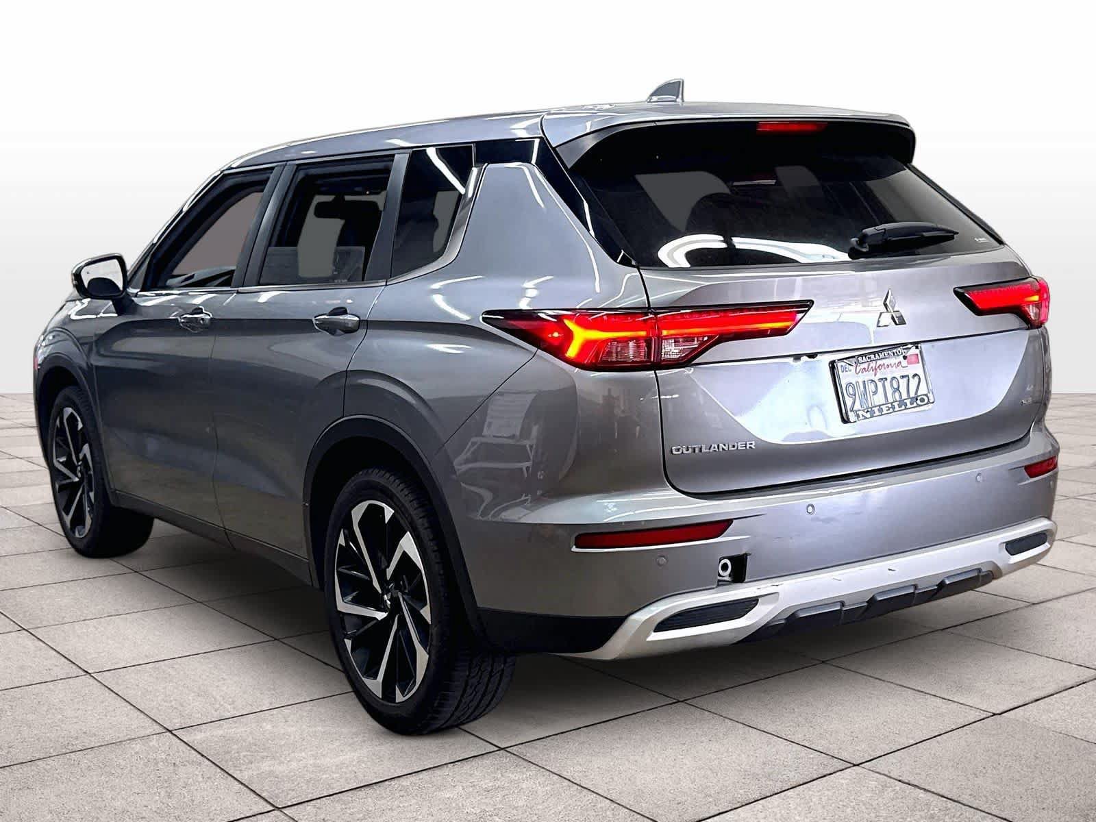 Used 2022 Mitsubishi Outlander SE AWD/4WD image 14