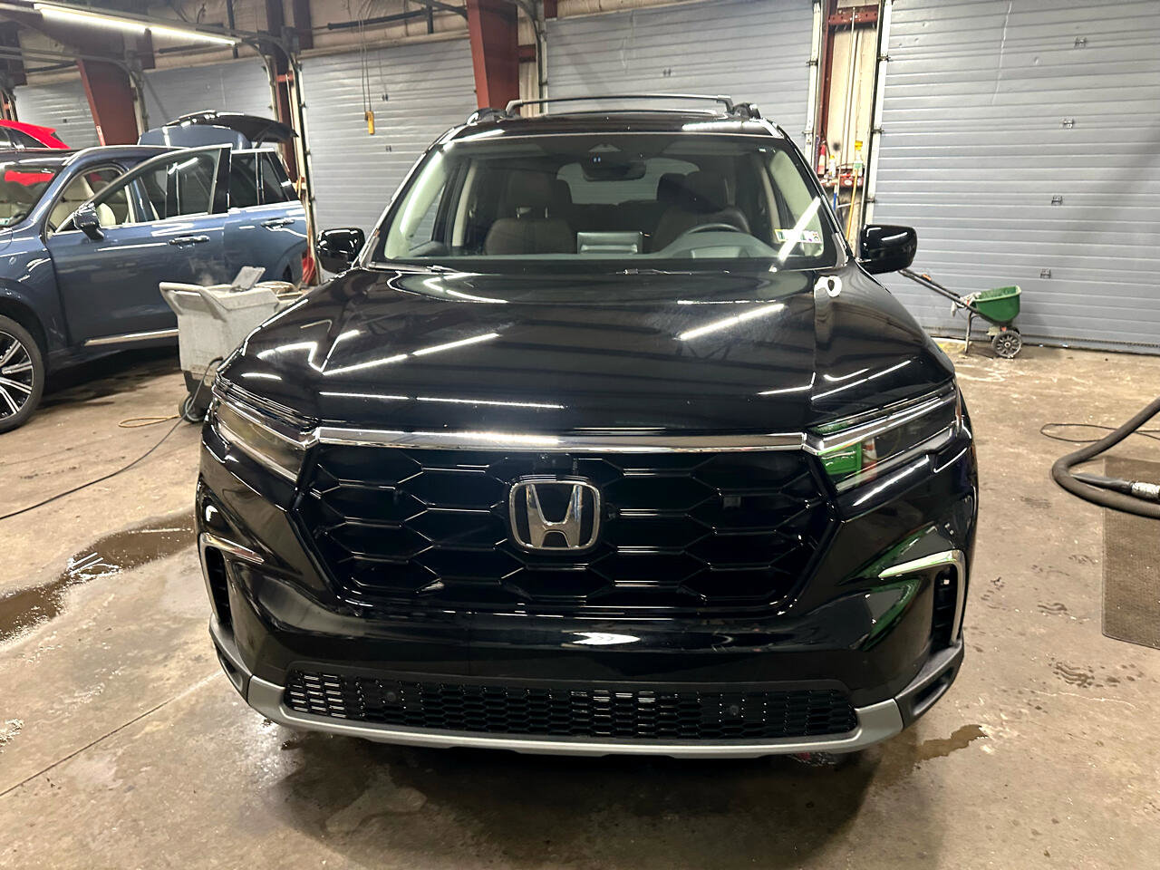 Used 2025 Honda Pilot Elite image 2