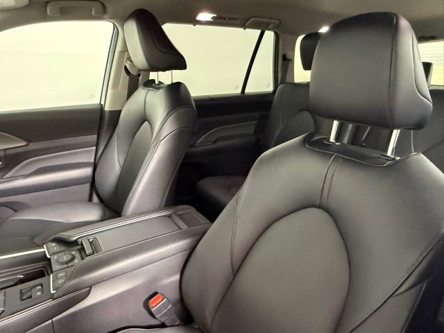 Used 2024 Toyota Grand Highlander XLE AWD/4WD image 29
