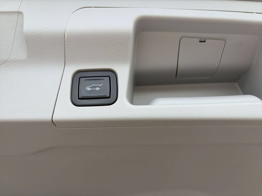 Used 2023 GMC Acadia SLT w/ Technology Package FWD image 33