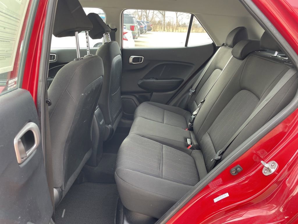 Used 2023 Hyundai Venue SE FWD image 10
