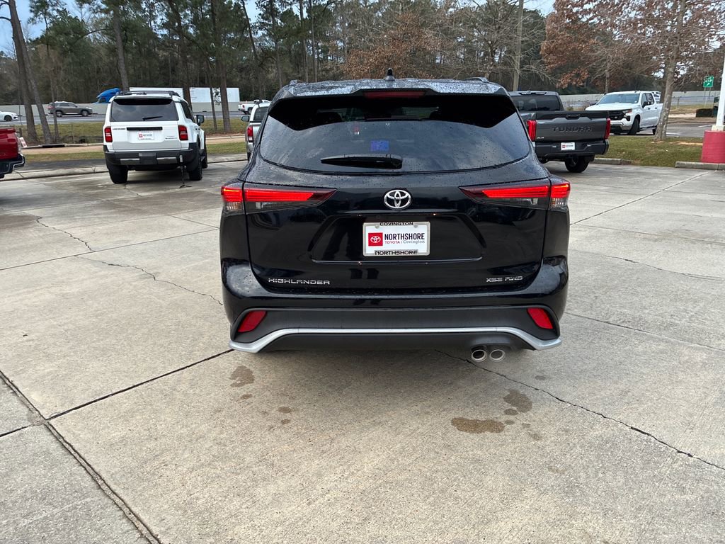 New 2026 Toyota Highlander XSE image 5