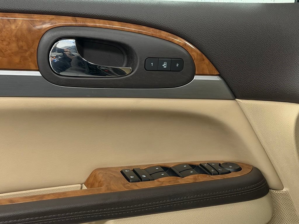Used 2011 Buick Enclave CXL FWD image 12