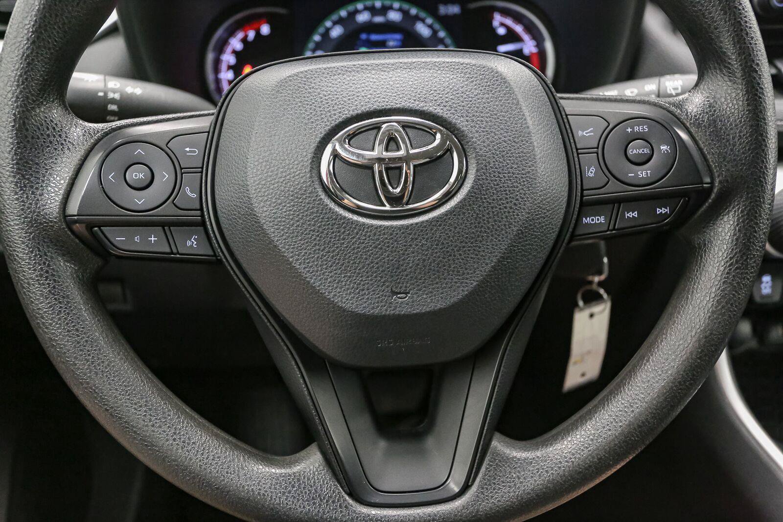 Used 2023 Toyota RAV4 LE FWD image 29