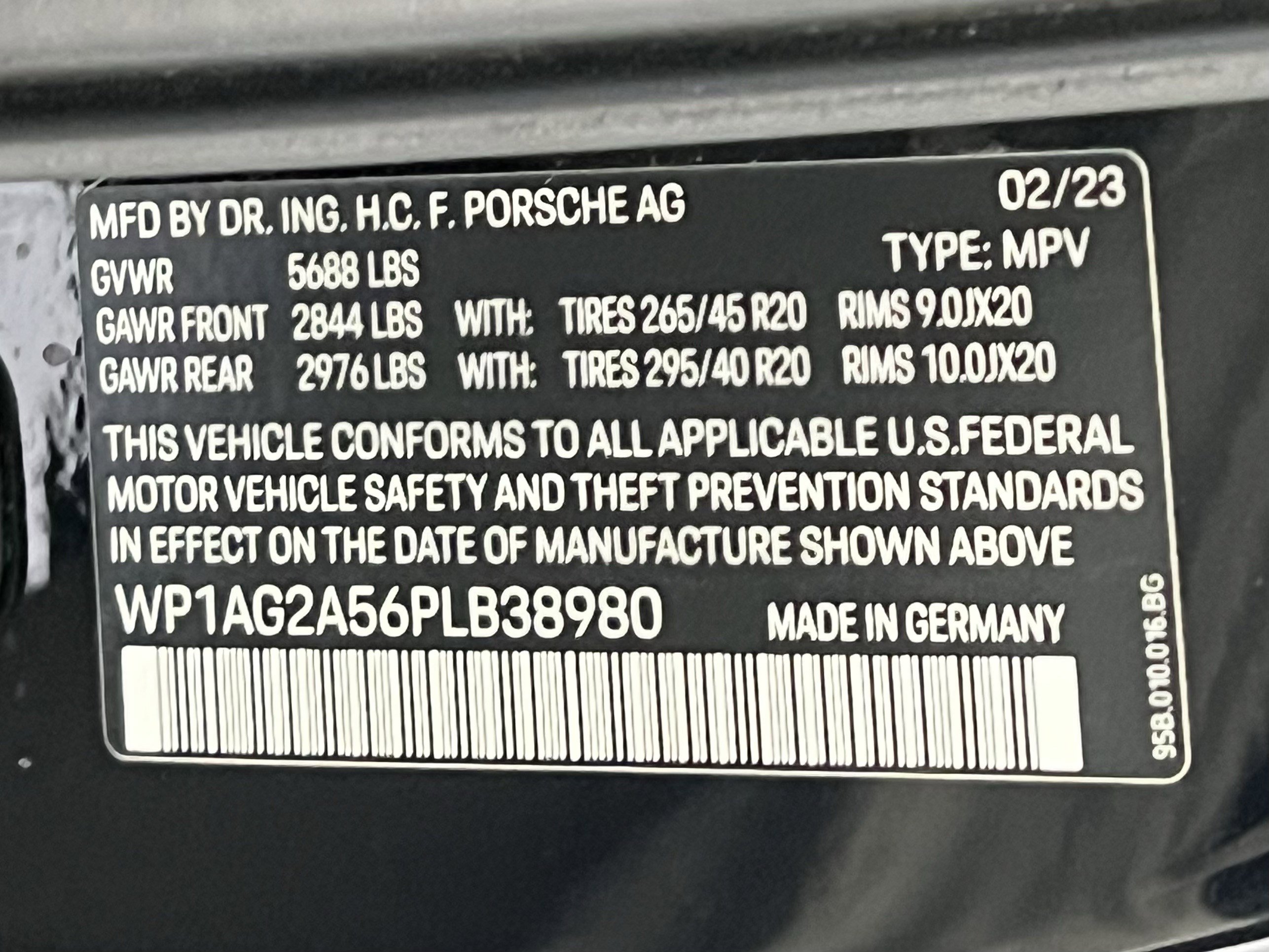 Certified 2023 Porsche Macan S image 26