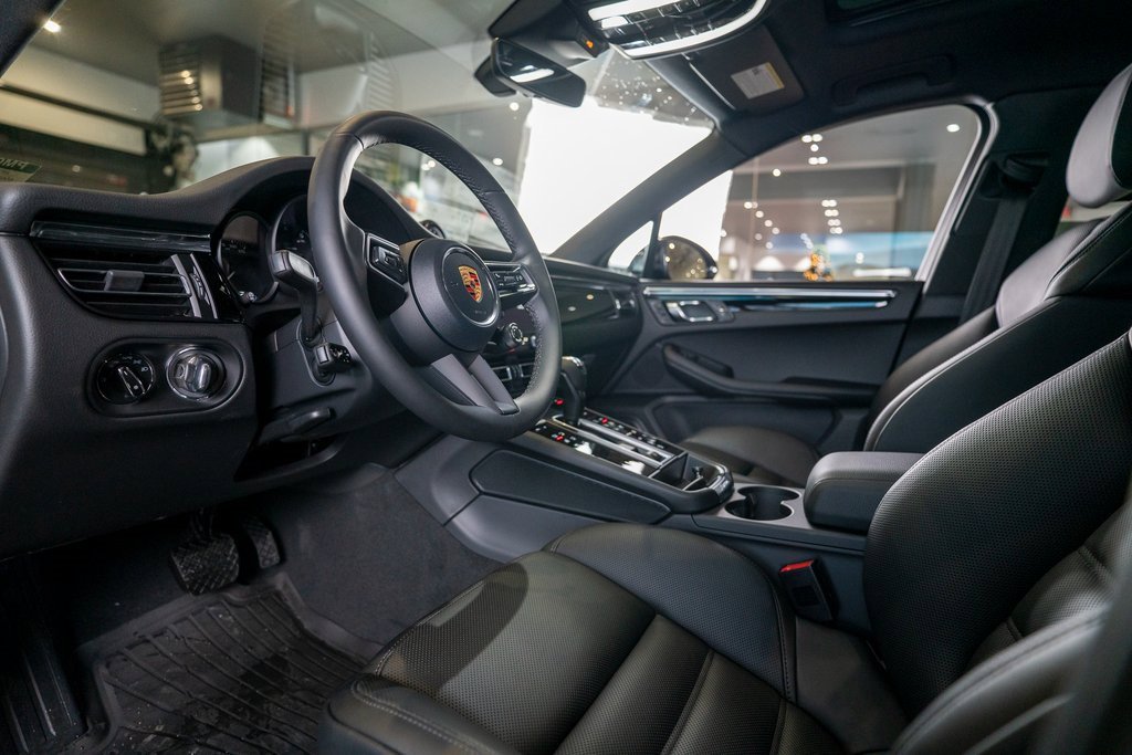 New 2026 Porsche Macan image 4