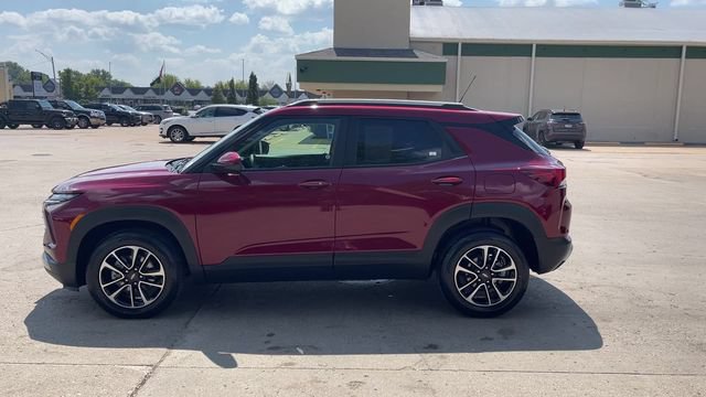 Used 2025 Chevrolet TrailBlazer LT AWD/4WD image 5