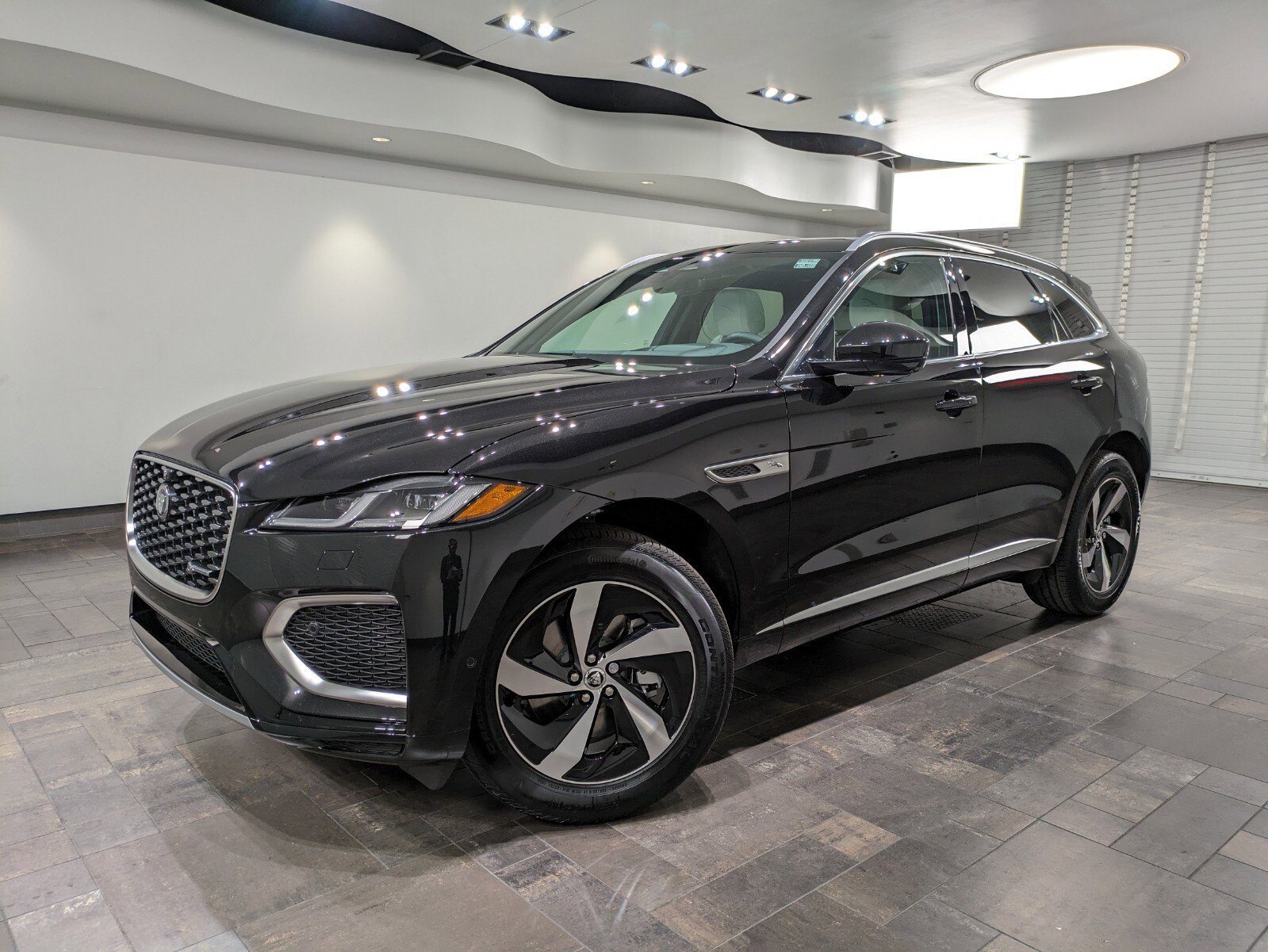 Used 2025 Jaguar F-PACE R-Dynamic S