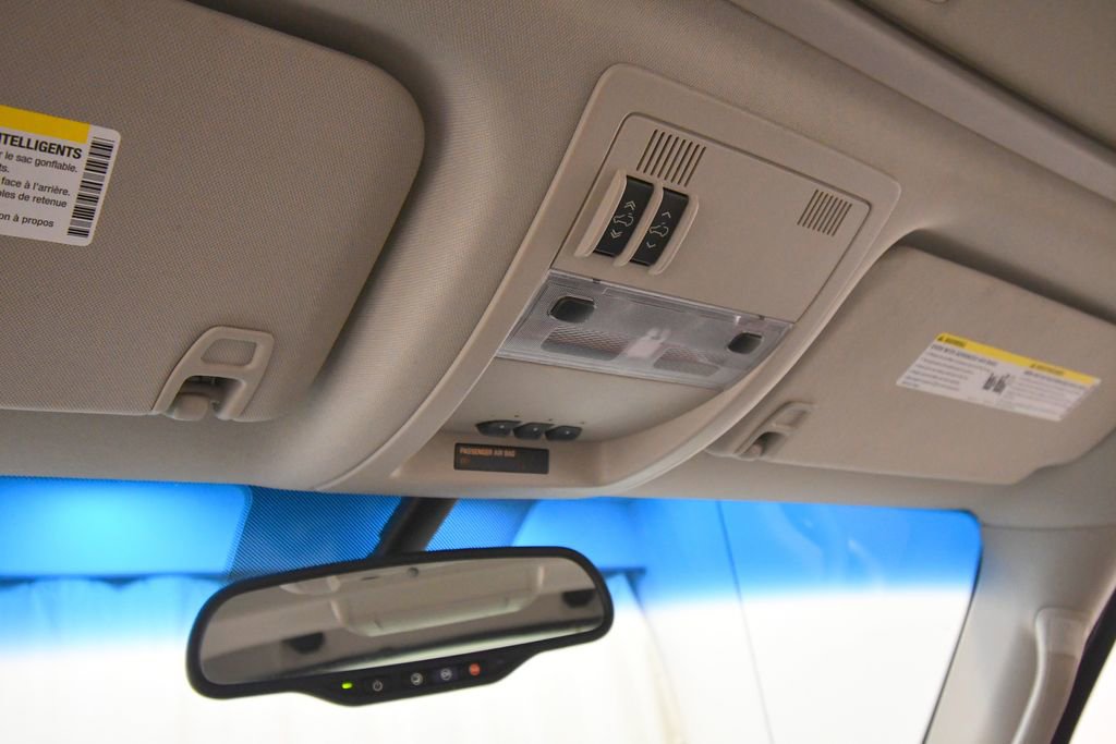 Used 2013 Chevrolet Avalanche LTZ AWD/4WD image 29