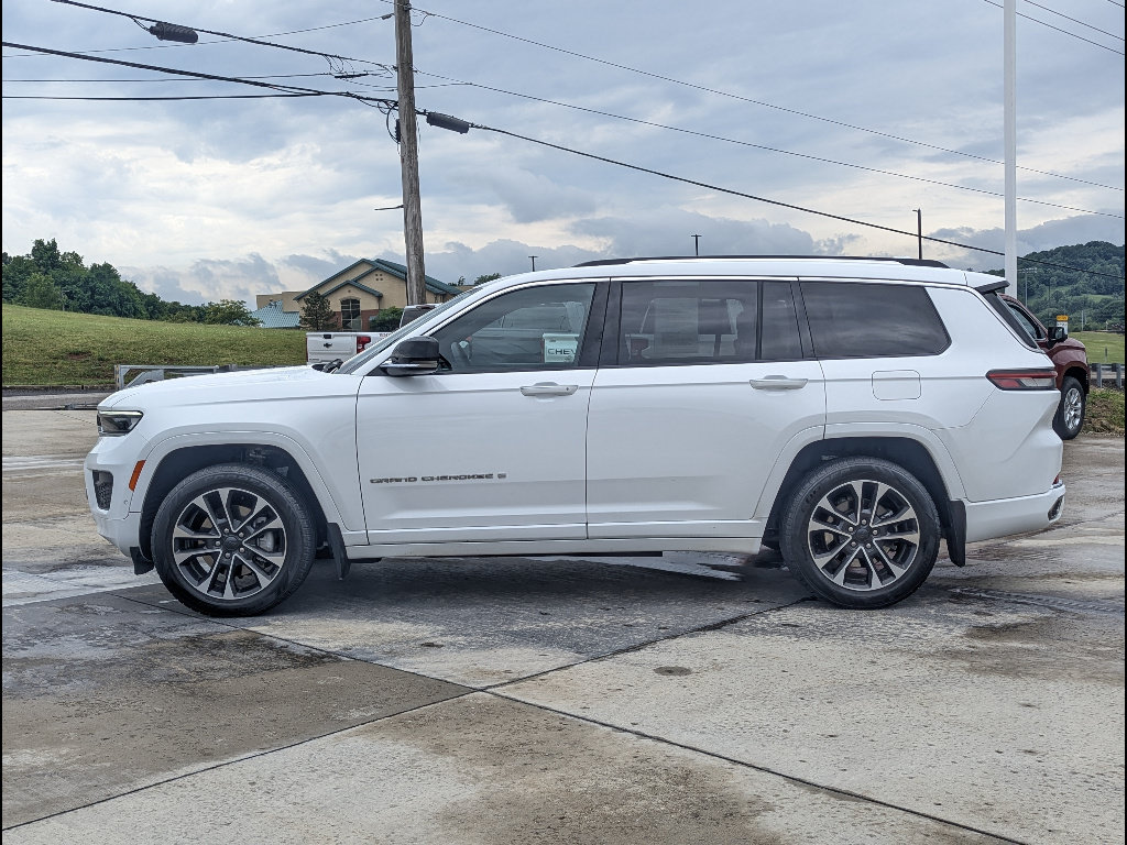 Used 2023 Jeep Grand Cherokee L Overland w/ Rear Seat Video Group I AWD/4WD image 9