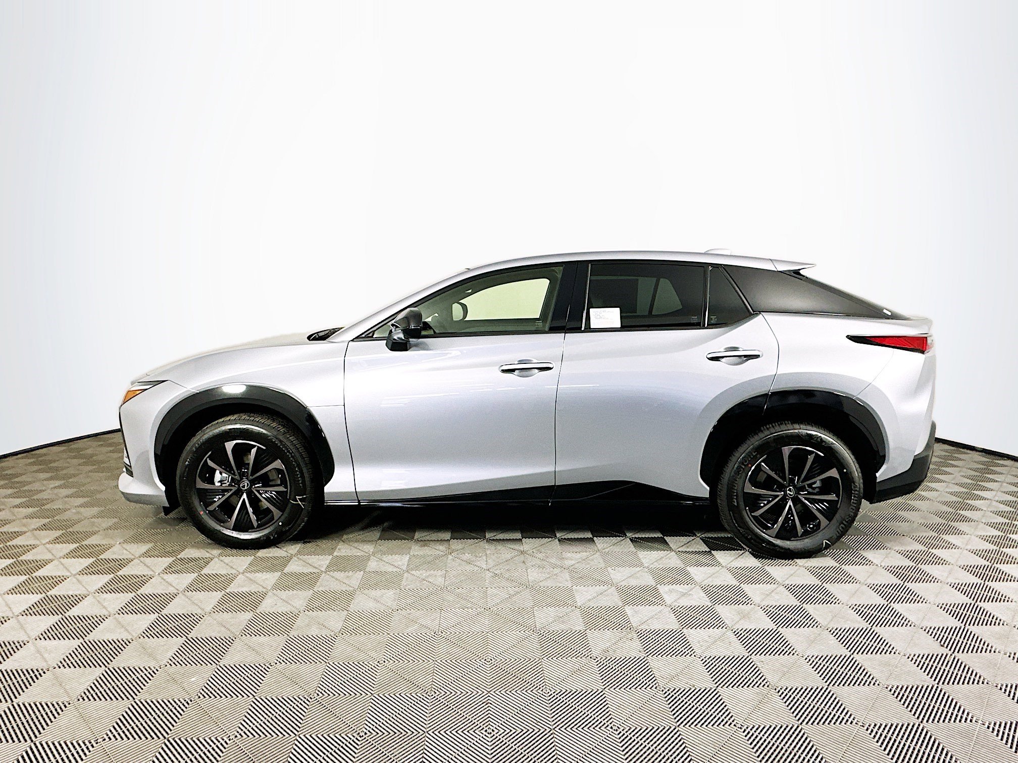 New 2026 Lexus RZ 450e AWD image 4