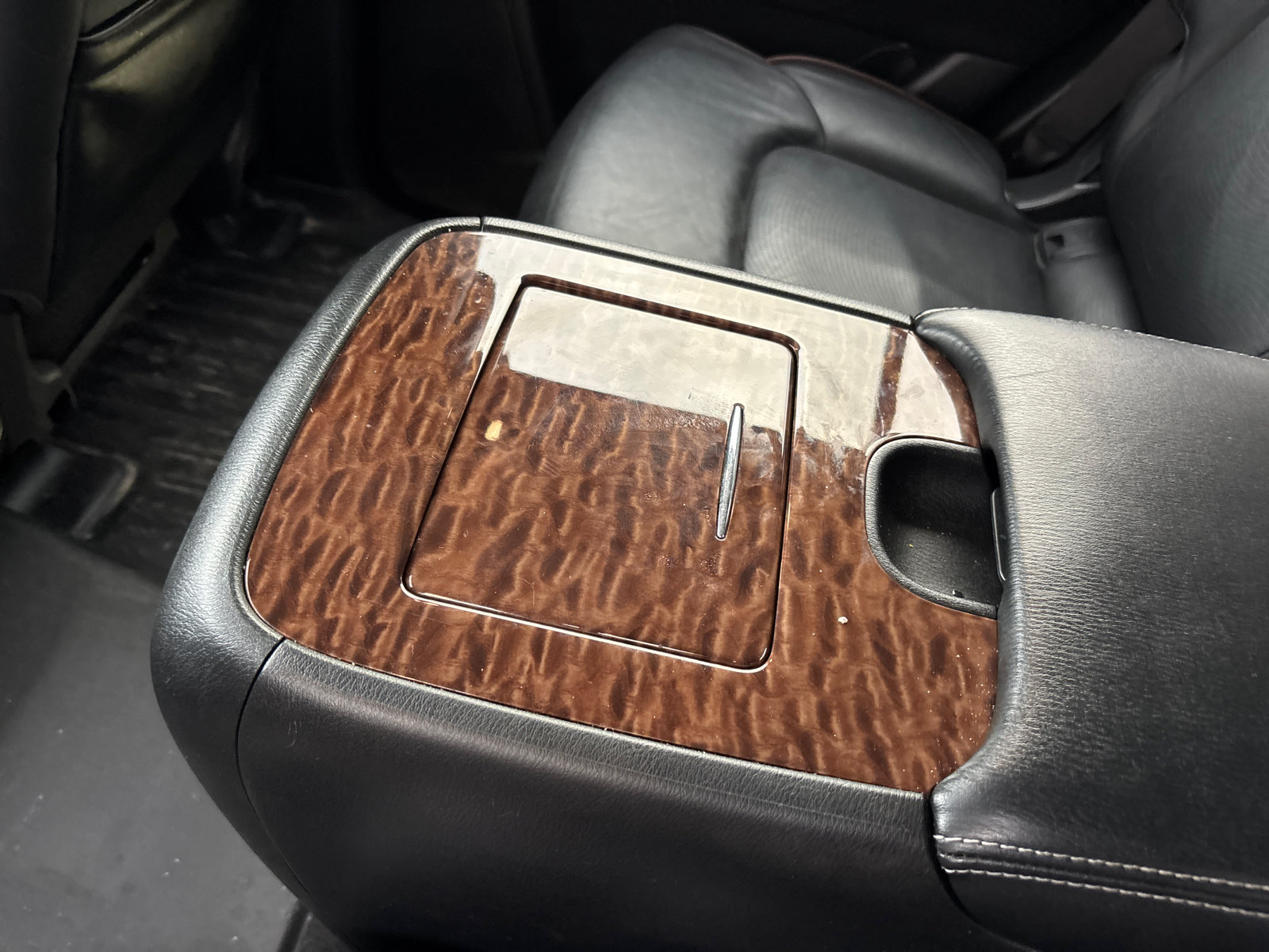 Used 2019 Nissan Armada Platinum w/ Captain's Chairs Package AWD/4WD image 34