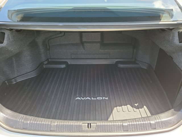 Used 2016 Toyota Avalon Limited w/ Toyota Safety Sense Package FWD image 9