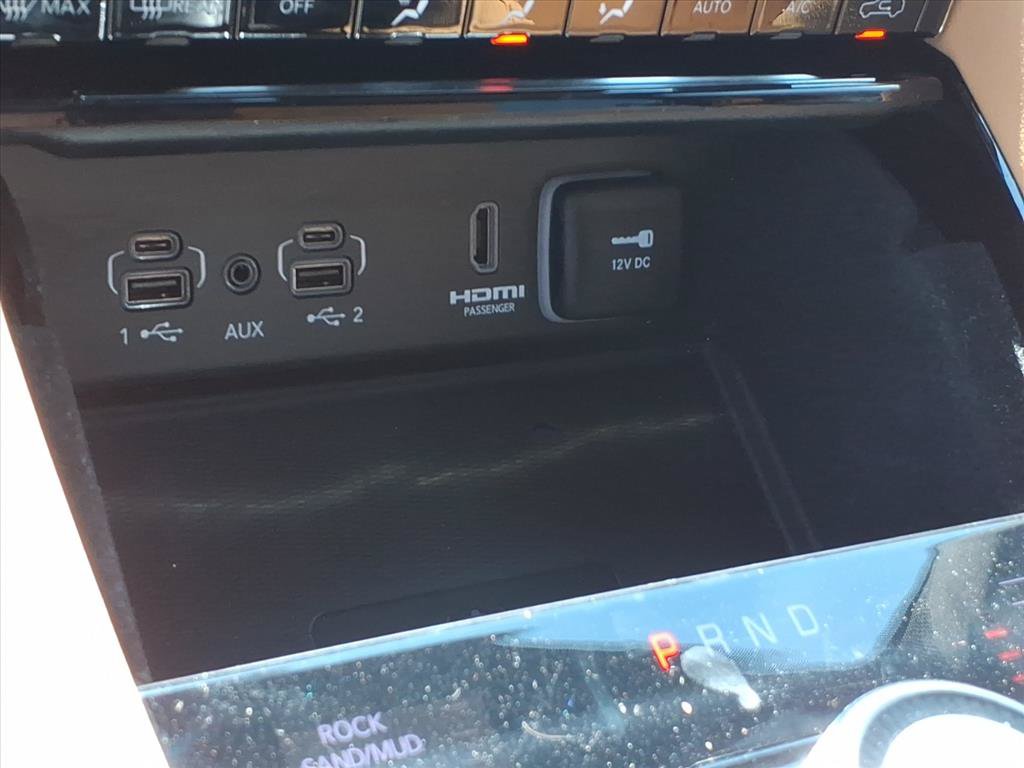 Used 2022 Jeep Grand Cherokee Summit AWD/4WD image 32